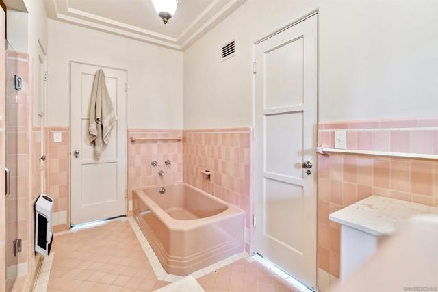 Image 15 of 42 For 4811 Alder Dr