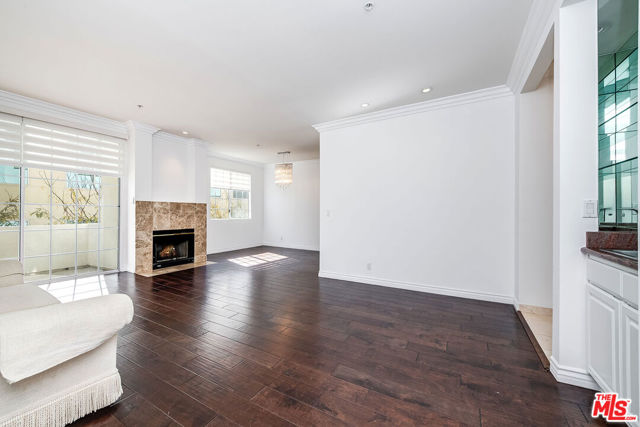 10630 Eastborne Avenue, Los Angeles CA: https://media.crmls.org/mediaz/a36ef7cb-31c9-4bda-9ee6-6535d11bec3f.jpg