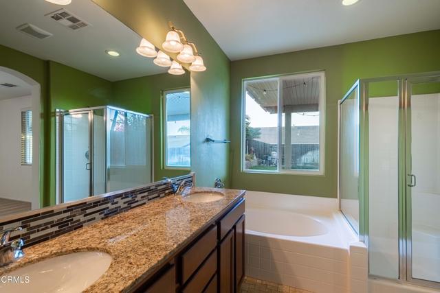 10909 Rainwater Lane, Bakersfield CA: https://media.crmls.org/mediaz/a36f5404-36b2-4875-8b88-41eccb9b810d.jpg