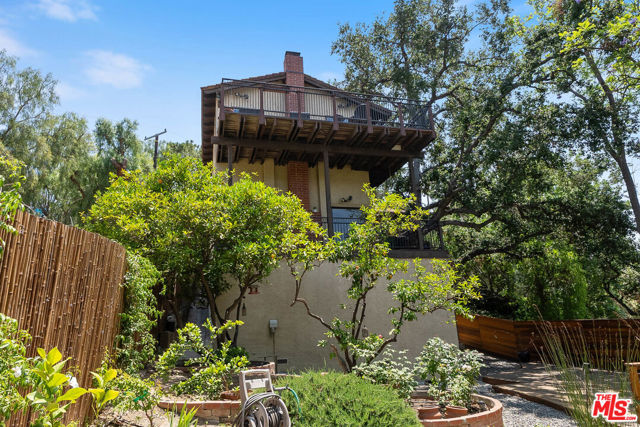 4713 Bedel Street, Woodland Hills CA: https://media.crmls.org/mediaz/a3704918-9ea5-4a25-af78-2380462c8bea.jpg