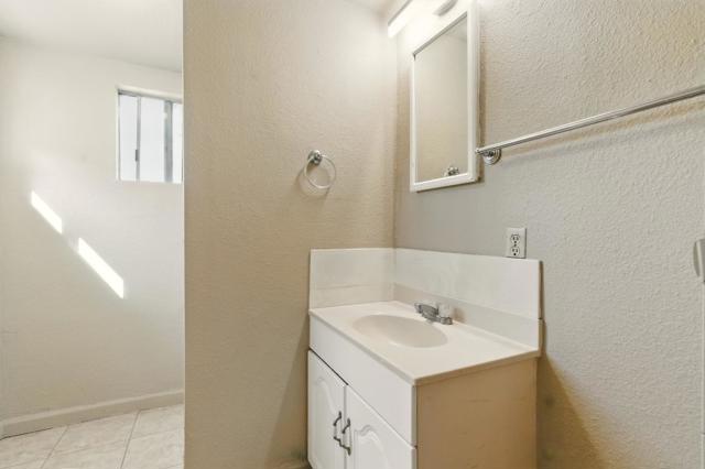 295 S 19th Street, San Jose CA: https://media.crmls.org/mediaz/a370fd0c-5f4e-4b1c-a9fb-799b1a253468.jpg