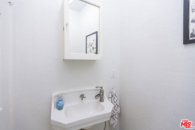 3310 Griffith Park Boulevard photo 13