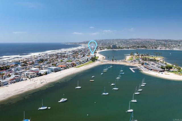 3750 Bayside Walk, San Diego CA: https://media.crmls.org/mediaz/a3718f57-962c-42dc-aba7-3b780bff20e8.jpg