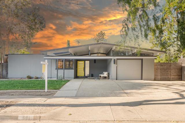 691 Dunholme Way, Sunnyvale CA: https://media.crmls.org/mediaz/a371e784-e496-4240-b866-69b47e74b9e9.jpg