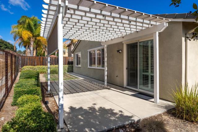 9881 Rancho Hills Drive, Gilroy CA: https://media.crmls.org/mediaz/a3734ea2-8f6c-4a3f-b421-ddd4c91c8aec.jpg