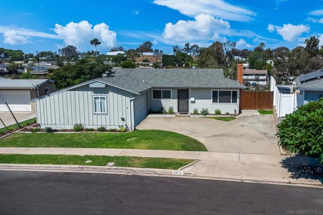 2434 Meadow Lark Dr, San Diego CA: https://media.crmls.org/mediaz/a373da9b-033c-4bfa-835a-c00acb4d3ef4.jpg