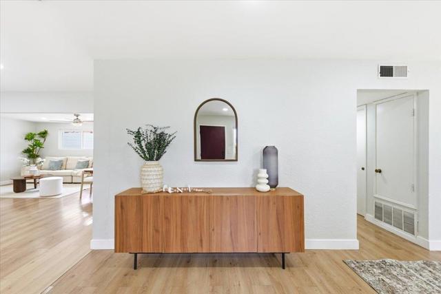 32915 Lake Erie Street, Fremont CA: https://media.crmls.org/mediaz/a3744524-36d7-4816-9212-35d90dc658c1.jpg