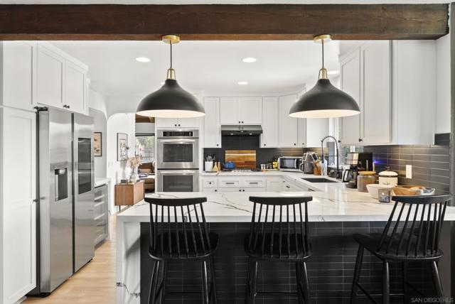 3860 Las Flores, Fallbrook CA: https://media.crmls.org/mediaz/a374c123-6a0e-4b00-8b68-e24146fdbed4.jpg