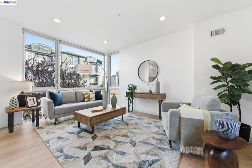 857 W Grand Ave