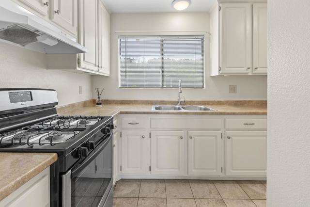 1523 Temple Heights Drive, Oceanside CA: https://media.crmls.org/mediaz/a374d599-a76e-4185-8ff4-ed6e9f3c6a04.jpg