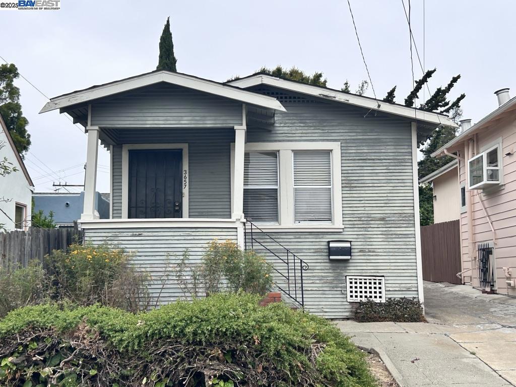 3657 Madrone Ave