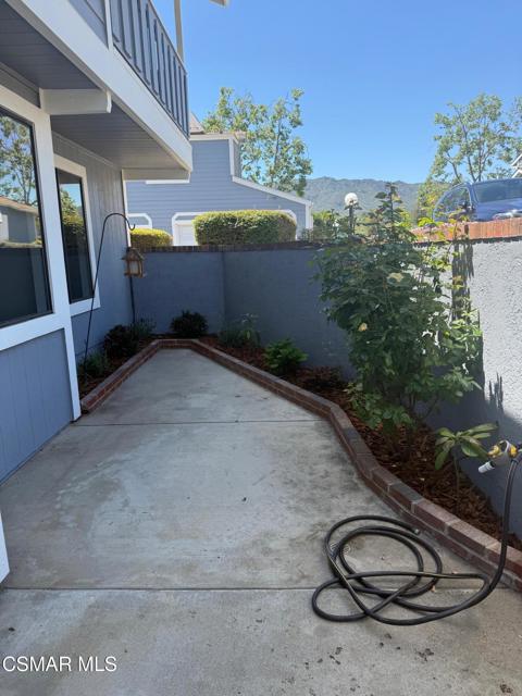 29105 Thousand Oaks Boulevard, Agoura Hills CA: https://media.crmls.org/mediaz/a375d5a9-57ff-4412-9df2-79376ebd842a.jpg