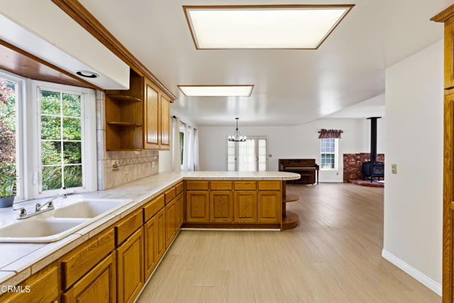 Detail Gallery Image 8 of 36 For 15811 Calle El Capitan, Green Valley,  CA 91390 - 3 Beds | 2 Baths