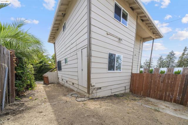 100 Carolina St, Vallejo CA: https://media.crmls.org/mediaz/a3763a7e-0562-4233-b817-c1237eaeb548.jpg