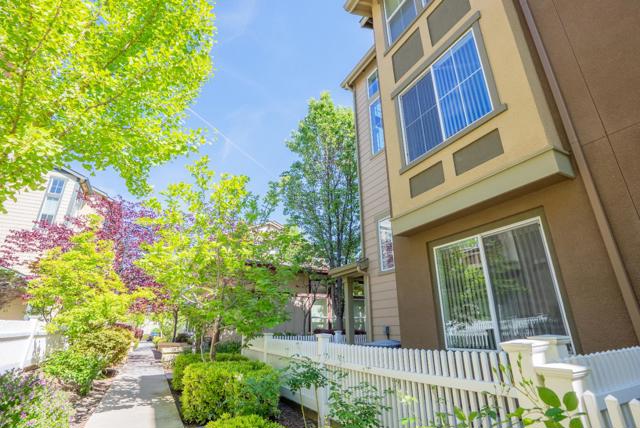227 Peppermint Tree Terrace, Sunnyvale CA: https://media.crmls.org/mediaz/a3764cfd-93cc-44c6-bf0b-dfd81cceeb9f.jpg