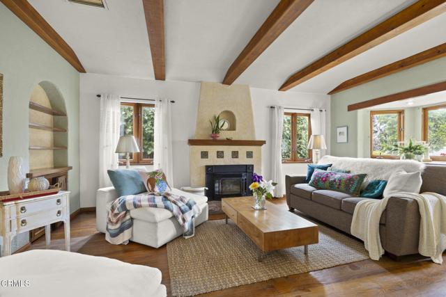 308 Topa Topa Drive, Ojai CA: https://media.crmls.org/mediaz/a378de95-4684-4d7e-bcd4-098dcbac622f.jpg