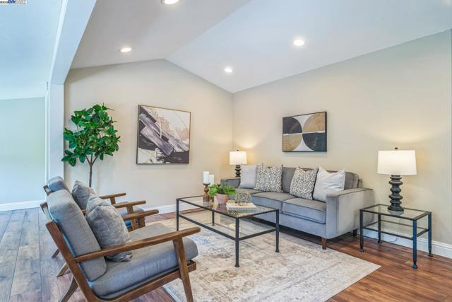 18698 Cull Canyon Rd, Castro Valley CA: https://media.crmls.org/mediaz/a378fdbc-79f9-4554-a833-07f067802f3c.jpg