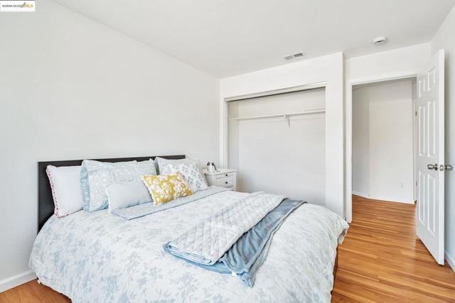 1261 King Loop, Tracy CA: https://media.crmls.org/mediaz/a37a0310-83dc-4a67-98ef-8d649b07cc2f.jpg