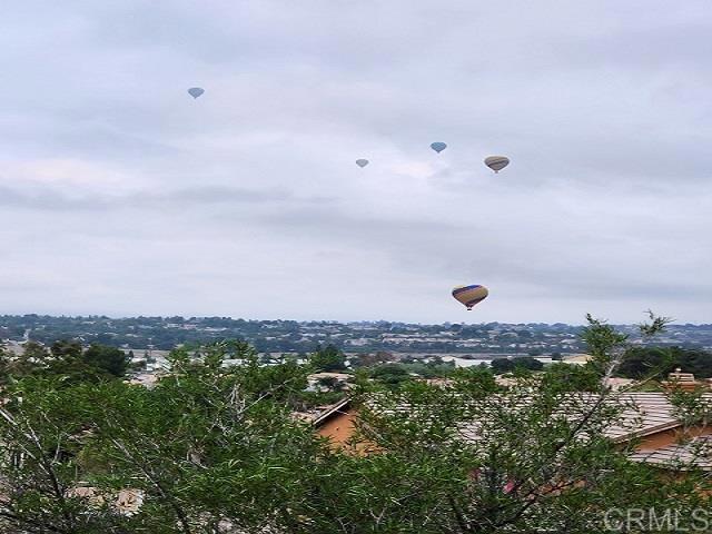 https://media.crmls.org/mediaz/a37a8d8f-028f-40c0-bd3e-59eabd1877e0.jpg?preset=X-Large