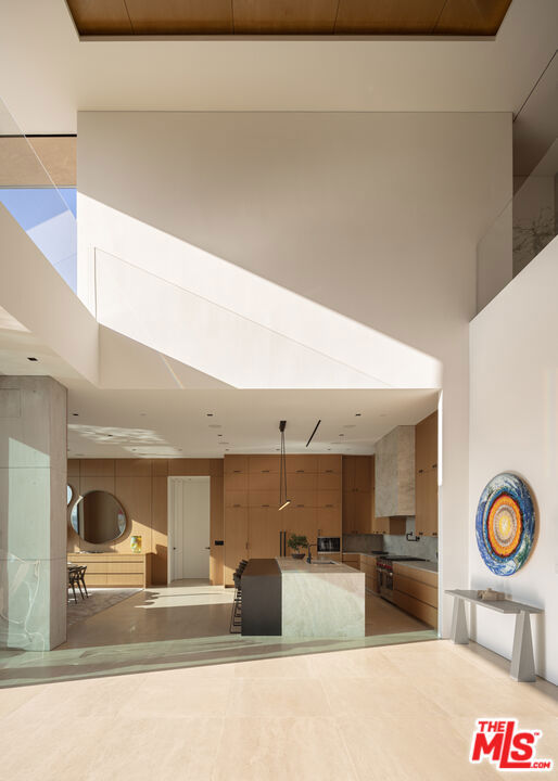 5 Bed Home for Sale in Los Angeles, California