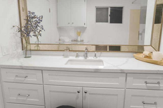 49091 Washington Street, La Quinta CA: https://media.crmls.org/mediaz/a37ade84-0108-4ae7-8296-ae8ba4ab8609.jpg