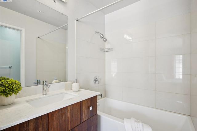 385 Montecito Way, Milpitas CA: https://media.crmls.org/mediaz/a37b778d-4cf4-480a-a731-2f085342c2df.jpg