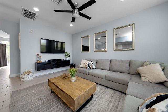 Detail Gallery Image 5 of 20 For 843 Compass Way, San Diego,  CA 92154 - 2 Beds | 2/1 Baths