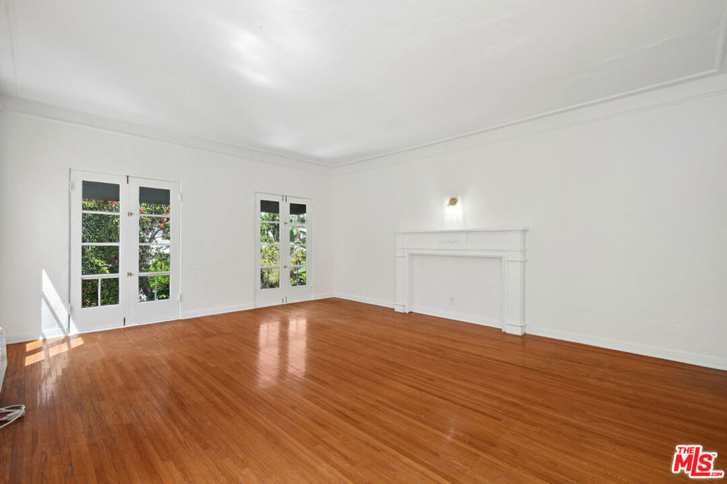 140 S Elm Drive #6