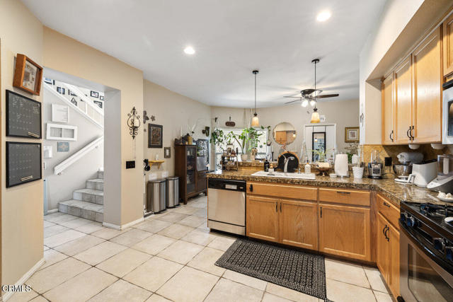 Detail Gallery Image 8 of 27 For 4733 Penrose Ave, Moorpark,  CA 93021 - 3 Beds | 2/1 Baths