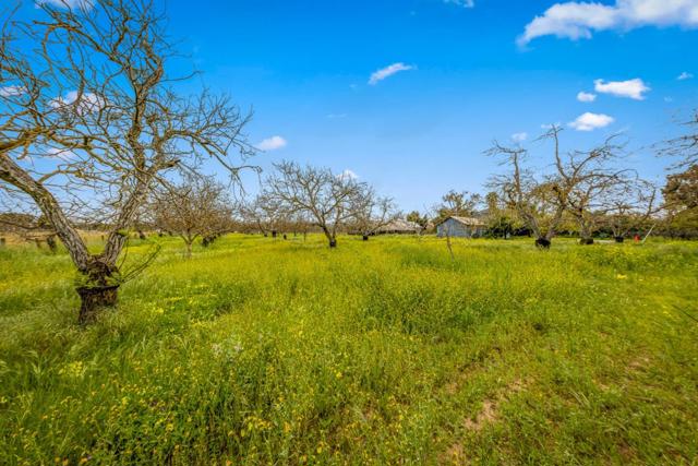 13755 Columbet Avenue, San Martin CA: https://media.crmls.org/mediaz/a37c84ed-1594-426c-874d-35593c1d049b.jpg