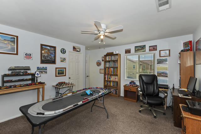 1431 Allium Court, Beaumont CA: https://media.crmls.org/mediaz/a37e1173-20fd-4ee3-bafa-45e683f83f3a.jpg