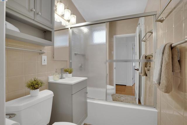 956 Tamarack Ave, San Jose CA: https://media.crmls.org/mediaz/a37e1287-3ec6-4ba1-93b7-7a942075c05b.jpg