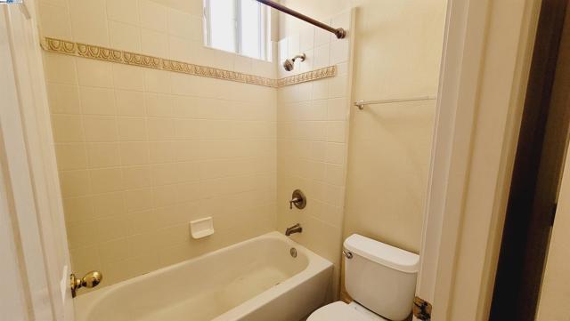 Image 31 of 39 For 4008 Madison Pointe Way