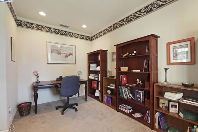 Image 7 of 53 For 5854 Riverbank Cir