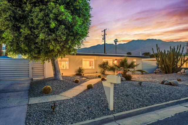 963 S Paseo Caroleta, Palm Springs CA: https://media.crmls.org/mediaz/a37ecb57-85fc-4509-8d21-7f8917e31e9a.jpg