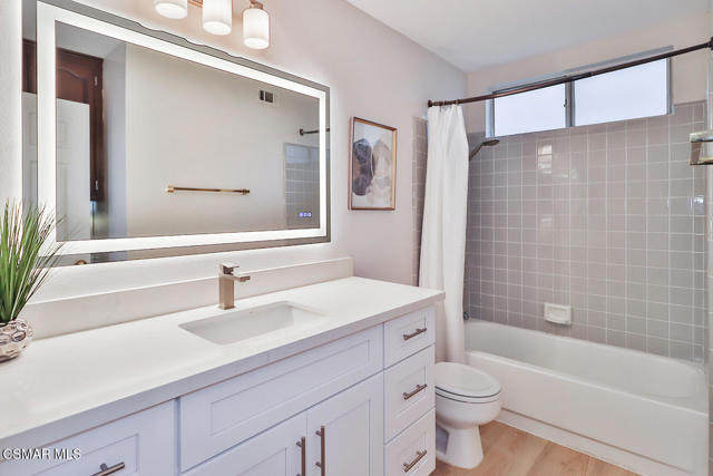 29153 Oakpath Drive, Agoura Hills CA: https://media.crmls.org/mediaz/a37f0894-926c-49fb-bff0-77b6a4f61971.jpg