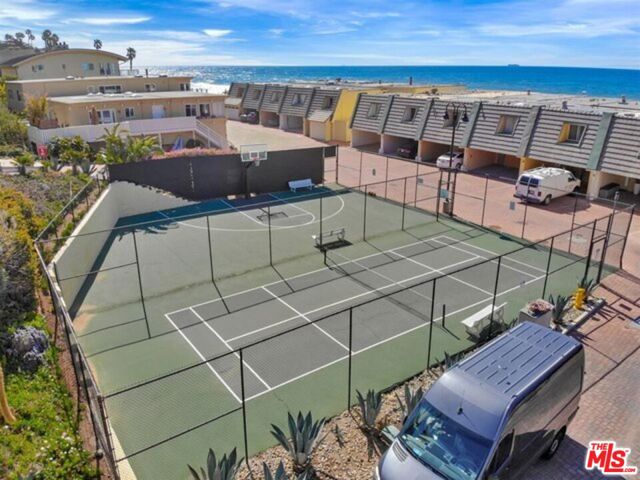 11770 Pacific Coast Highway, Malibu CA: https://media.crmls.org/mediaz/a37f455c-7d81-4d94-b2e7-248f3a43430b.jpg