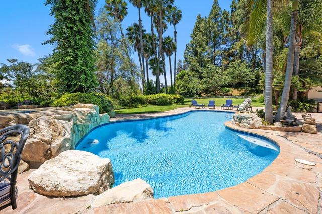 1203 Caminito Graciela, Encinitas CA: https://media.crmls.org/mediaz/a37f7157-7ebd-4c42-9dce-d658f2c8cc3a.jpg