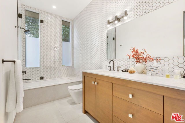 727 N Beverly Glen Boulevard, Los Angeles CA: https://media.crmls.org/mediaz/a37f7bdc-eff2-4d38-9915-b7f61b64a62a.jpg