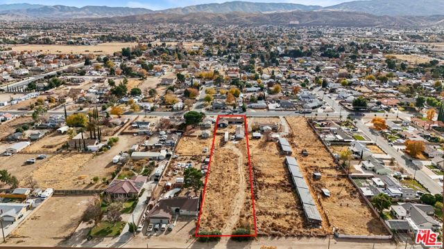 4631 W Avenue M8, Lancaster CA: https://media.crmls.org/mediaz/a37f9819-f952-40bc-abf9-acd91e093f16.jpg