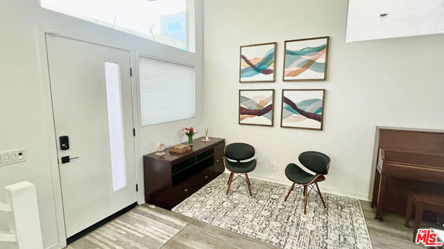 2927 1/2 Denby Avenue, Los Angeles CA: https://media.crmls.org/mediaz/a3801328-1fb2-40f3-956f-a37509533960.jpg