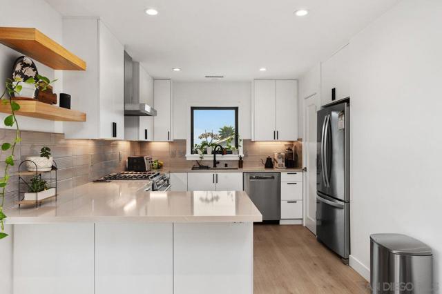 5301 Los Robles Dr, Carlsbad CA: https://media.crmls.org/mediaz/a380207e-7962-49f1-b9e4-3b12cae687bb.jpg