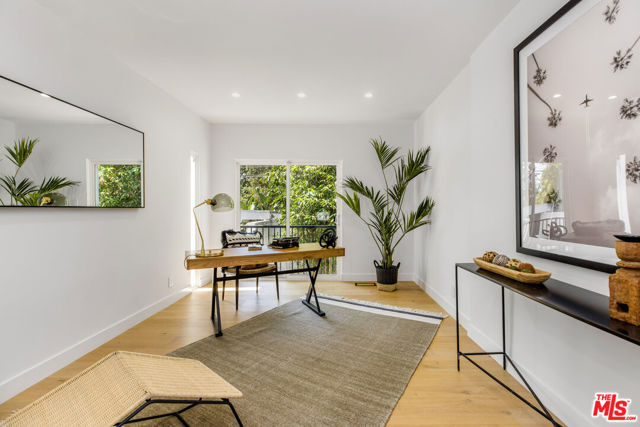 366 N Kenter Avenue, Los Angeles CA: https://media.crmls.org/mediaz/a3804dd9-a802-49fa-93f6-1bde78833d4a.jpg