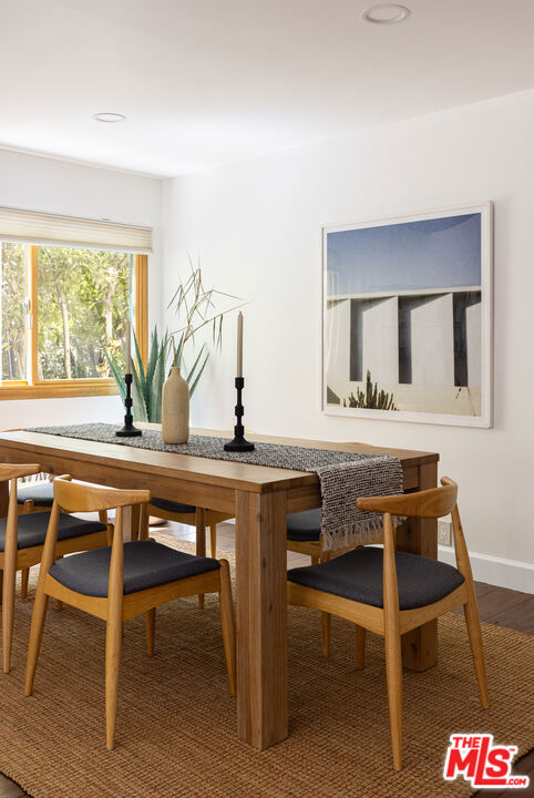 2806 Sunday Trail, Los Angeles CA: https://media.crmls.org/mediaz/a380b9c4-a5a3-42e8-8a20-3b8600a28654.jpg