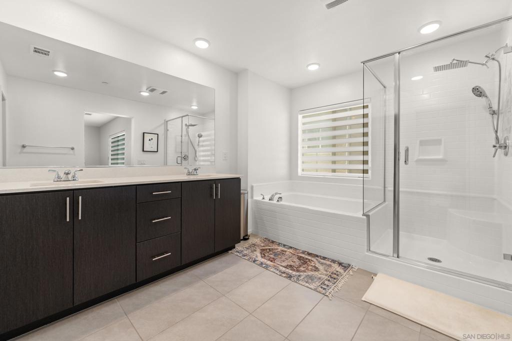 MLS #250034988SD img 21