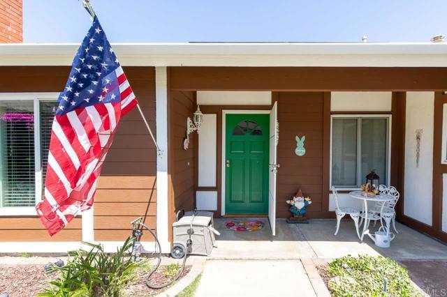 6714 Bedlow Ct, San Diego CA: https://media.crmls.org/mediaz/a380f19b-75ca-4c56-b0b1-2b5c3b9a9769.jpg
