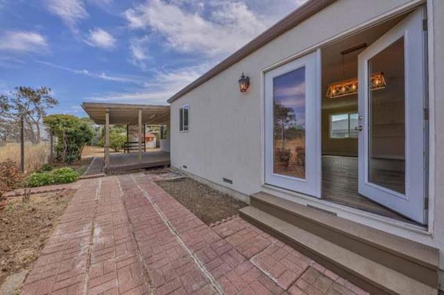 628 DelMonte Circle, Gonzales CA: https://media.crmls.org/mediaz/a3813ccd-471d-40b9-8584-38d87c33b3f9.jpg