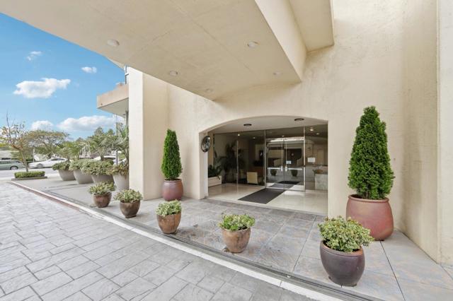 1200 Gough Street, San Francisco CA: https://media.crmls.org/mediaz/a3815013-ebd5-4053-bd1b-a947689dc188.jpg