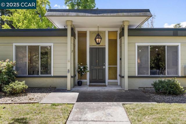 1833 Skycrest Dr, Walnut Creek CA: https://media.crmls.org/mediaz/a381dbfc-668b-4435-99b6-27e00ed2d3cf.jpg