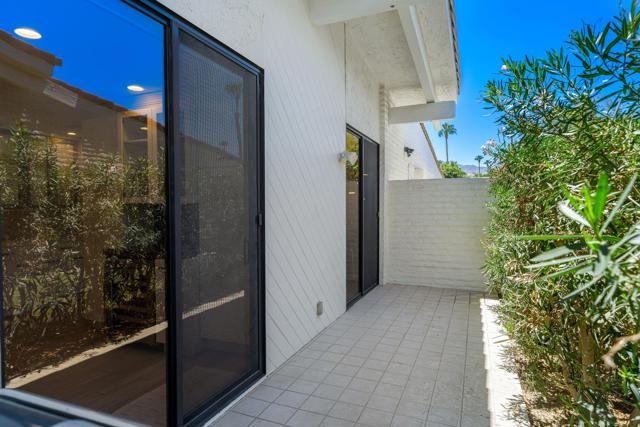 75768 Valle Vista Drive, Indian Wells CA: https://media.crmls.org/mediaz/a382cbed-ac65-45c5-a828-efaec09492d0.jpg